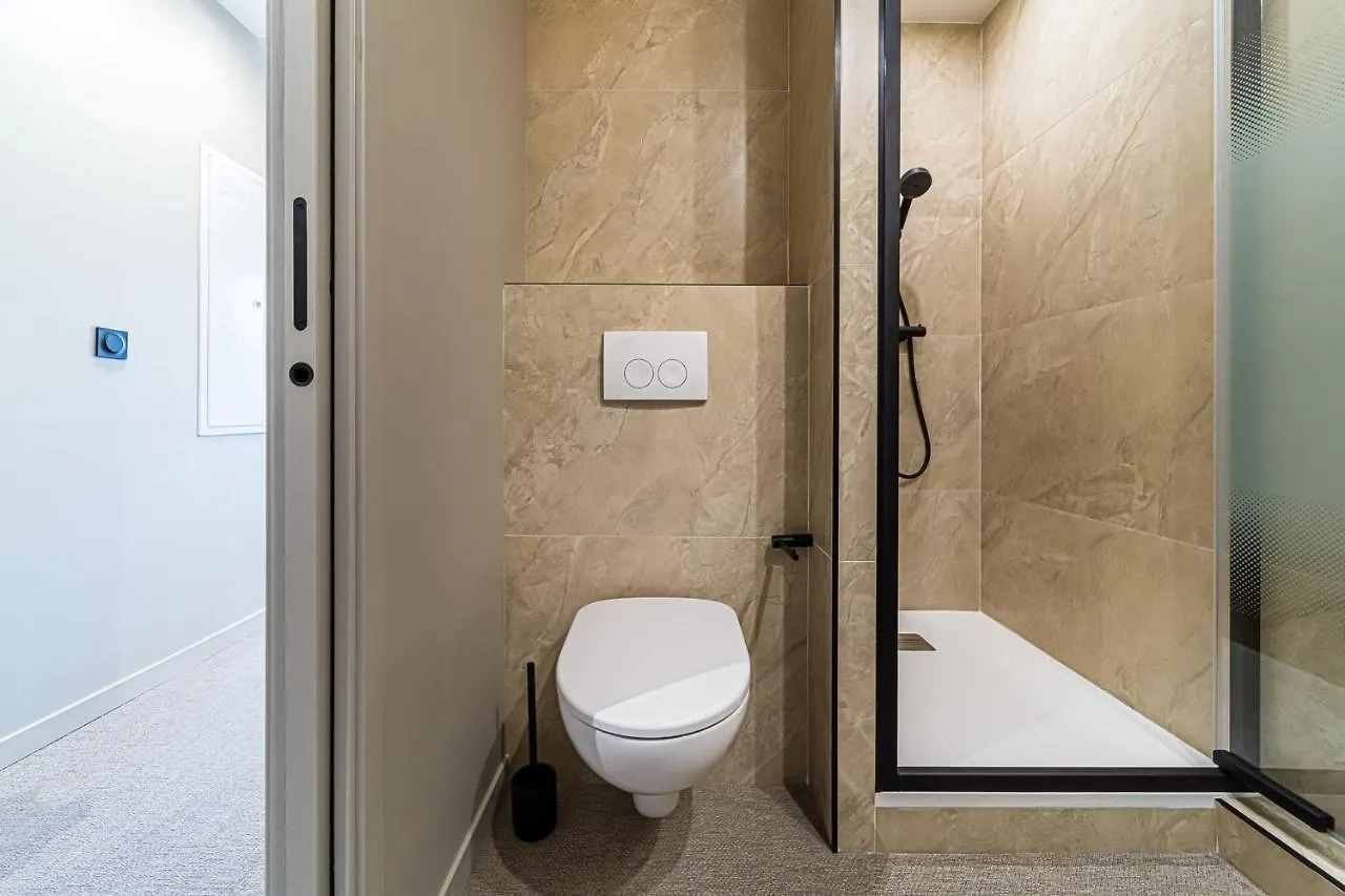 Appartement Escape In The Heart Of Lyon 4 People With Balcony Part-Dieu Frankrijk