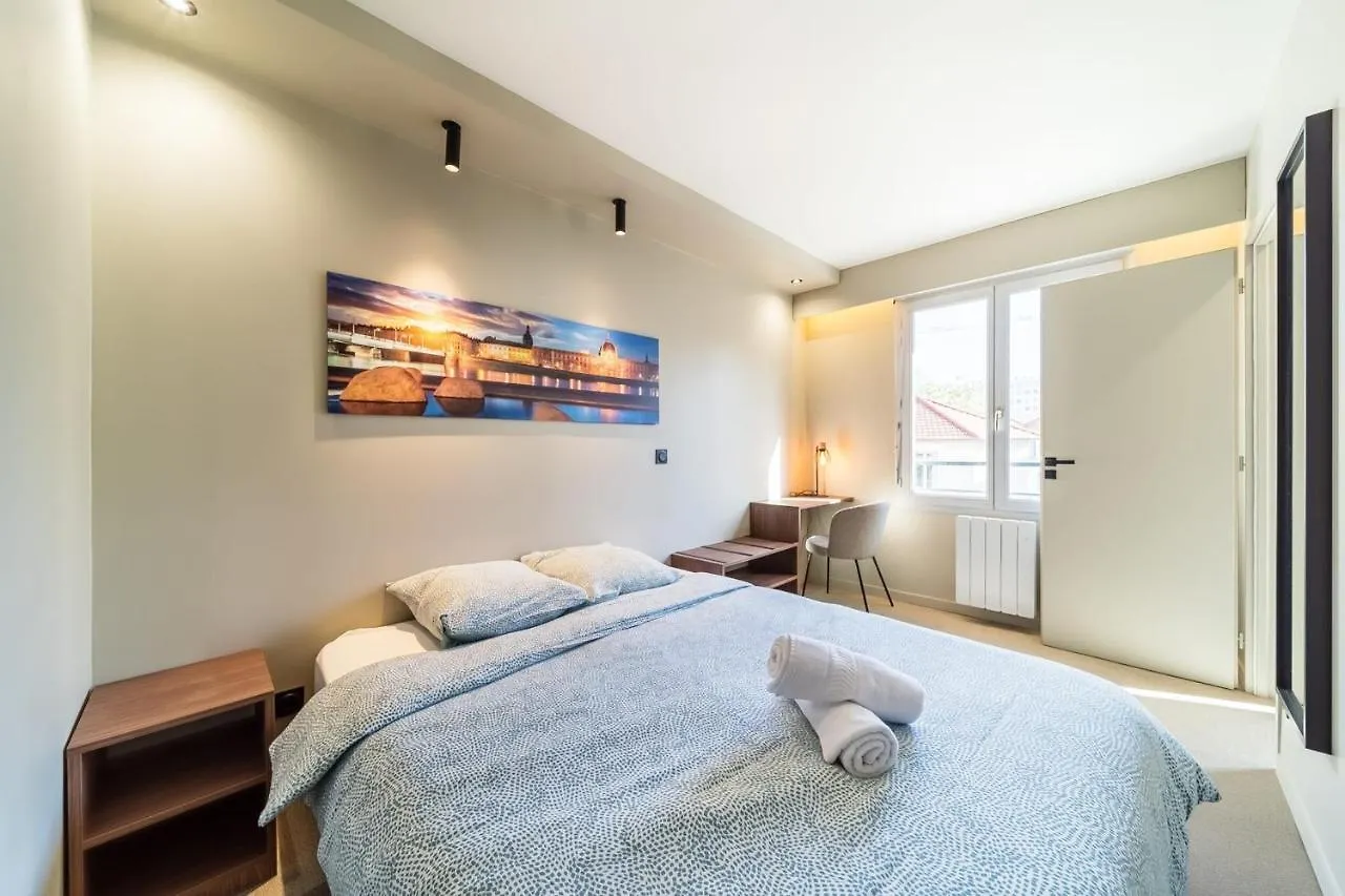 Escape In The Heart Of Lyon 4 People With Balcony Part-Dieu