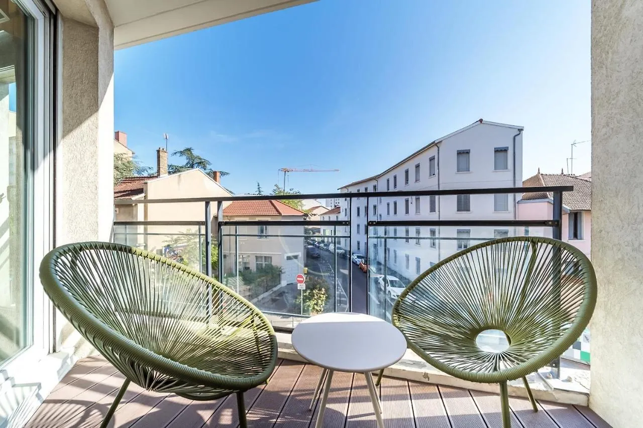 Escape In The Heart Of Lyon 4 People With Balcony Part-Dieu