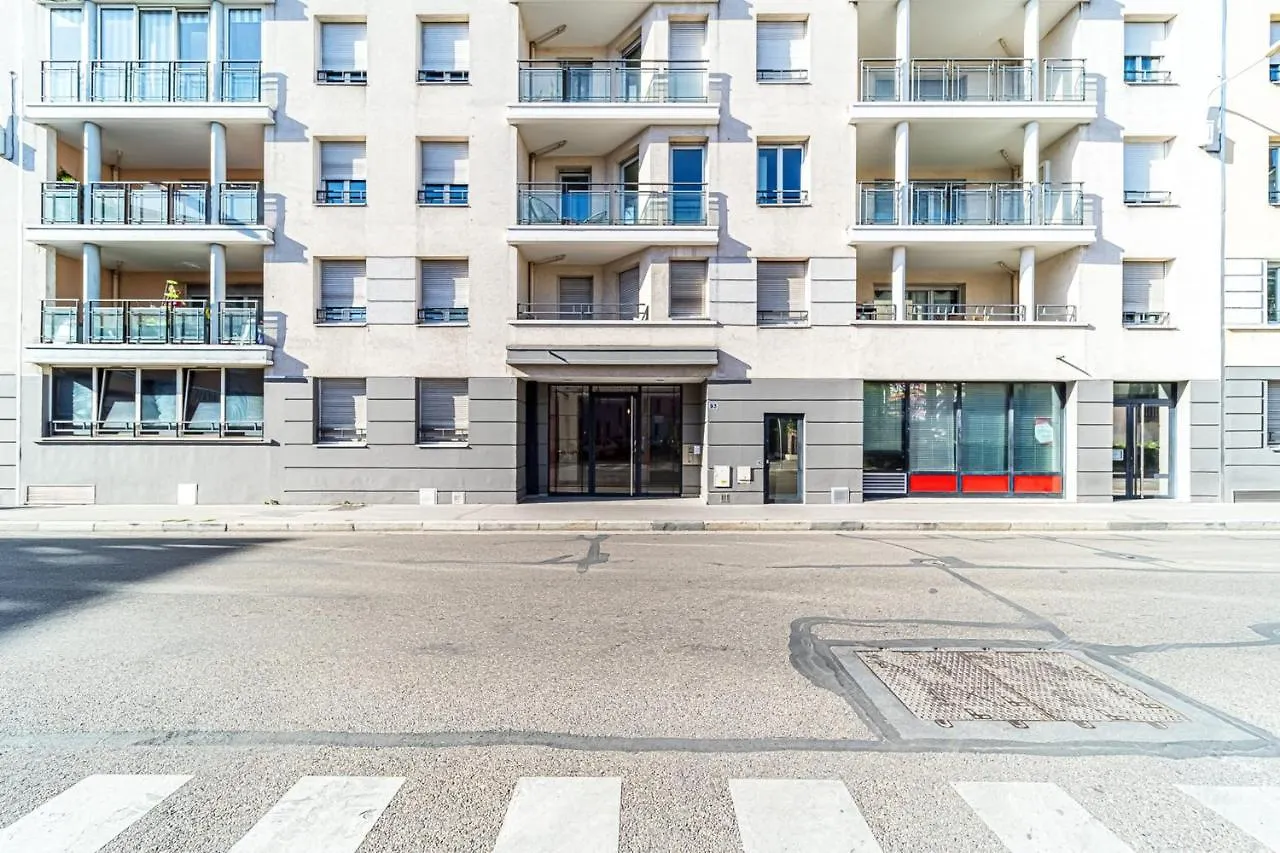 Escape In The Heart Of Lyon 4 People With Balcony Part-Dieu 0*,