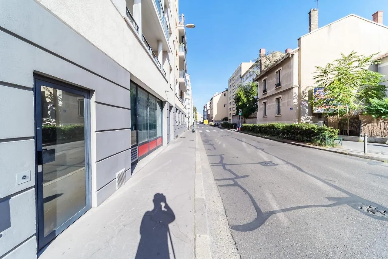 Escape In The Heart Of Lyon 4 People With Balcony Part-Dieu Frankrijk